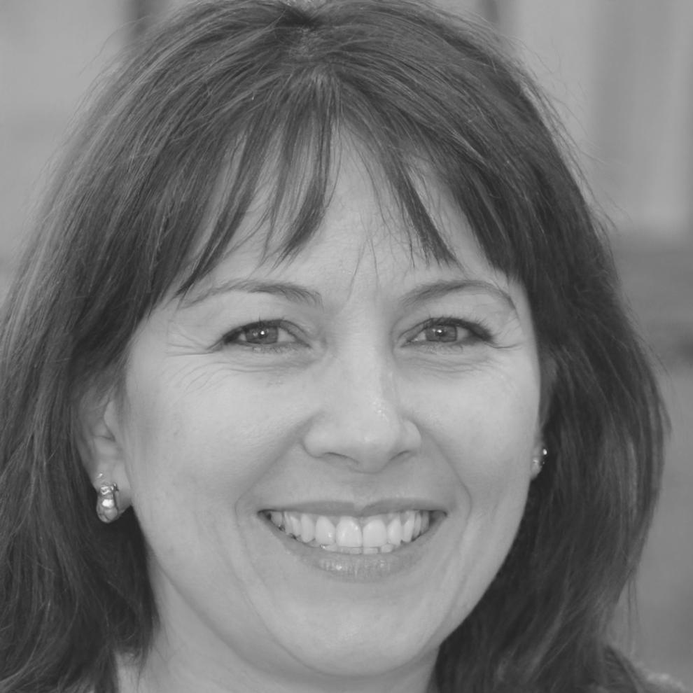 Directora académica de raluxinothaveqo especializada en educación financiera